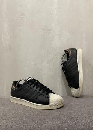 Шкіряні весняні кросівки кеди взуття adidas superstar