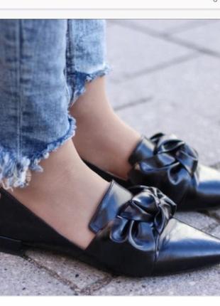 Чорні лофери туфлі зара з гострим носком на низькому ходу від zara