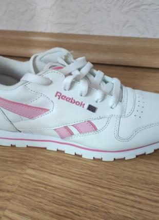 Кроссовки reebok.