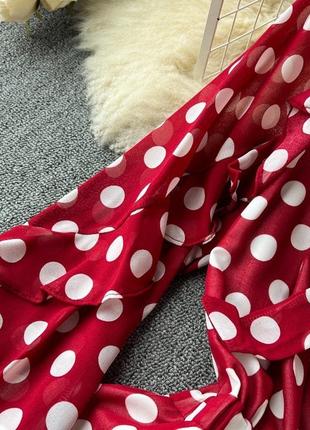 Женское длинное красное платье в горошек5 фото