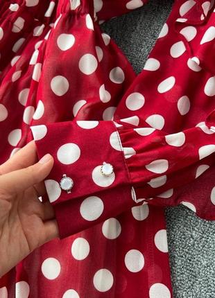 Женское длинное красное платье в горошек8 фото