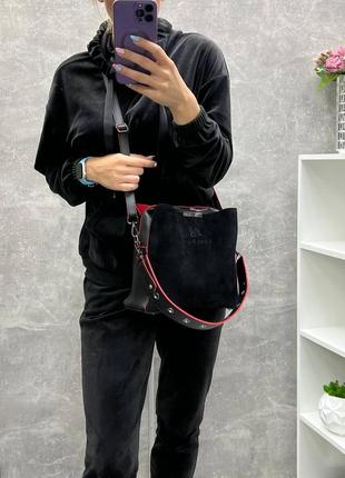 Жіноча стильна та якісна сумка з натуральної замші та еко шкіри чорна з червоним