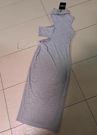 Оригинальное трикотажное платье в рубчик 8 размера