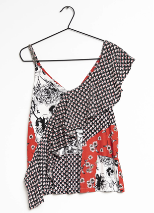 Асимметричная маечка/блузка с оборкой и декорированной бретелькой 18 размера