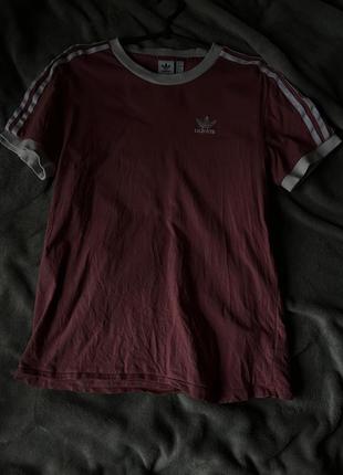 Розовая футболка adidas l