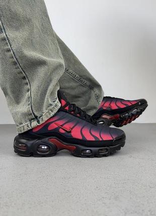 Найк аір макс плюс кросівки чорні з червоним чоловічі nike air max plus bred reflective