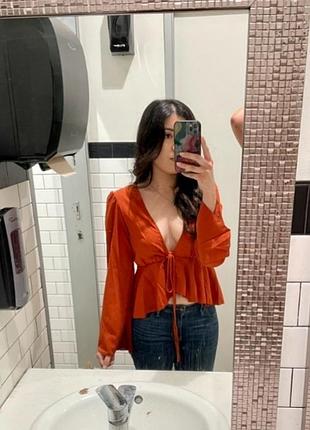 Атласная блуза кроп топ длинный рукав