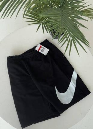 Чорні шорти nike