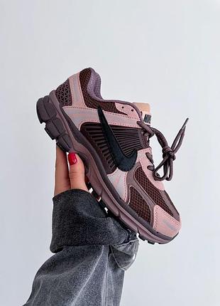 Классные женские кроссовки nike zoom vomero 5 brown коричневые