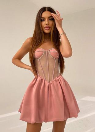 Платье с чашечками и элементами корсета