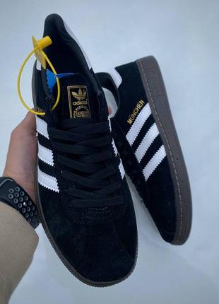Adidas munchen black&amp;white