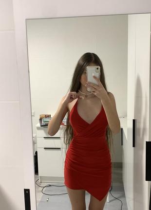Невероятное красное платье от plt
