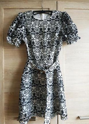Очень красивое черно-белое кружевное мини платье от бренда asos