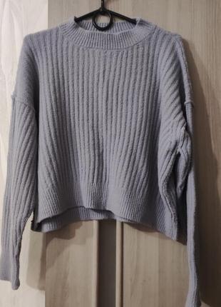 Укороченный свитер серо-голубого цвета