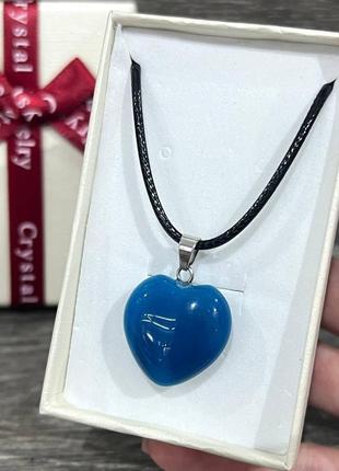 Подарок девушке натуральный камень голубой агат кулон в форме сердца 19 мм на шнурке экошелк в коробочке