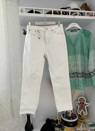 Крутые белые джинсы topshop