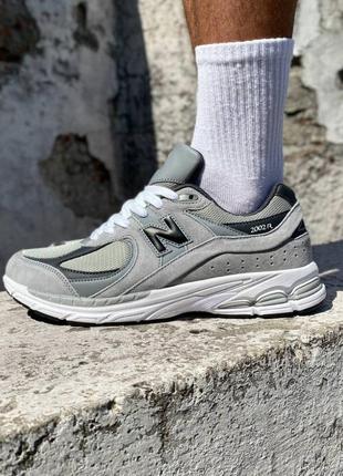 Чоловічі кросівки new balance 2002r light grey