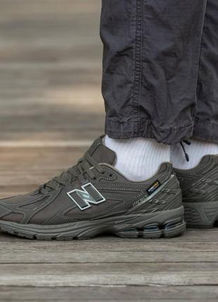 Кросівки new balance  олива