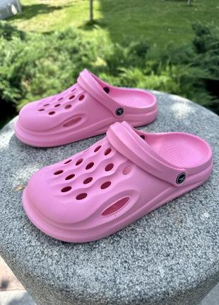 Женские летние тапочки кроксы | женские летние кроксы в розовом цвете