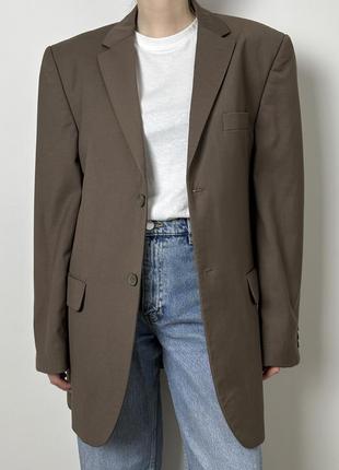 Коричневый пиджак из мужского плеча