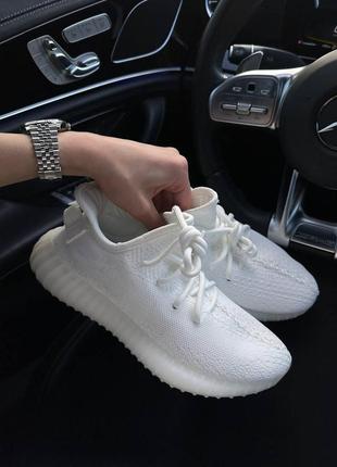Жіночі кросівки adidas yeezy boost 350 white адідас ізі буст білого кольору