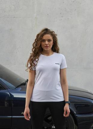 Женская классическая футболка reebok  | белая женская футболка