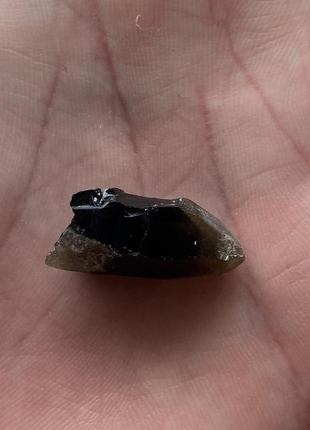 Раух-топаз камень 23*10*8  мм. натуральный раух-топаз