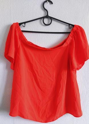 Яркая неоновая оранжевая блуза на плечи