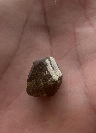Раух-топаз камень 13*11*10  мм. натуральный раух-топаз