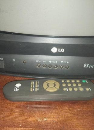 Телевізор lg cf-14g20
з пультом у повністю робочому стані 
діагональ 14 дюймів