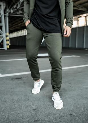 Чоловічі спортивні штани intruder 'cosmo' в кольорі хакі |