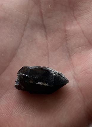 Раух-топаз камень 23*11*9  мм. натуральный раух-топаз