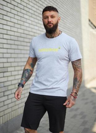 Чоловіча футболка i'm ukrainian у сірому кольорі | бавовняна патріотична чоловіча футболка