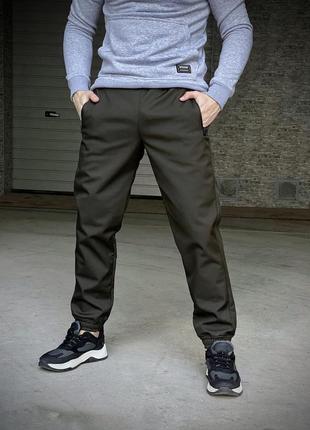 Чоловічі штани softshell basic в кольорі хакі |