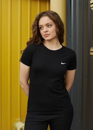 Жіноча жіноча футболка nike | чорна жіноча футболка