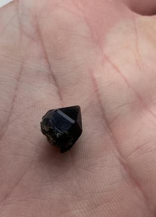 Раух-топаз камень 11*9*8  мм. натуральный раух-топаз