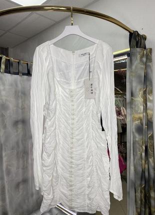 Женское белое платье с квадратным вырезом и длинными рукавами бренда na-kd