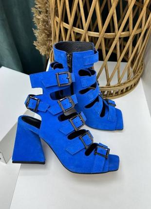 Эксклюзивные босоножки из итальянской кожи и замши женские на каблуке с пряжками ремешками9 фото