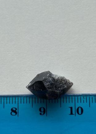 Раух-топаз камень 15*9*7  мм. натуральный раух-топаз