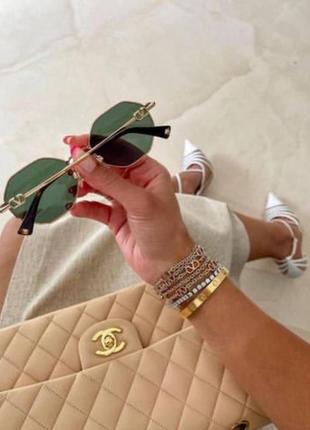 Крутые солнцезащитные очки valentino  lux