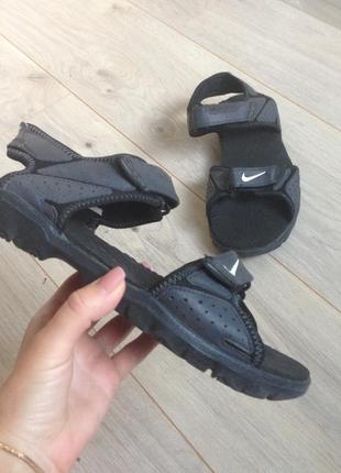 Сандалі nike р. 37.5