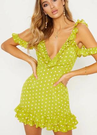 Облегающее мини платье prettylittlething в горошек с оборками / короткий летний сарафан цвет lime