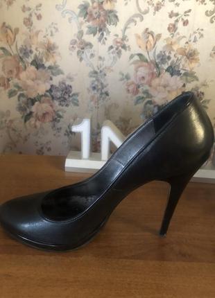 Підбори на каблуку2 фото