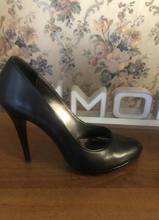 Підбори на каблуку3 фото