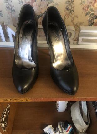 Підбори на каблуку4 фото