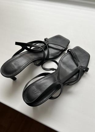 Чорні мінімалістичні босоніжки h&m 😍 37 розмір