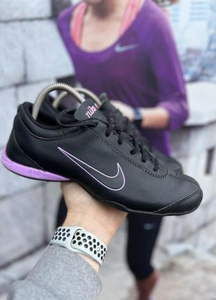 Nike кроссовки оригинал 39 размер женские