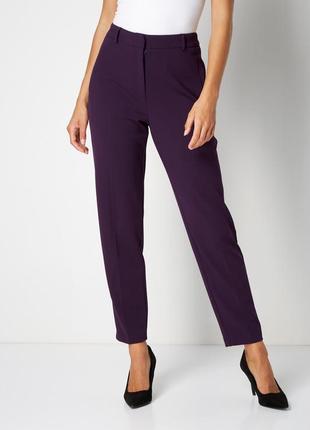 Длинные эластичные брюки сливового цвета с прямыми штанинами
