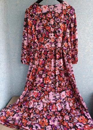 Очаровательное двухъярусное платье в цветочный принт nutneg women батал.