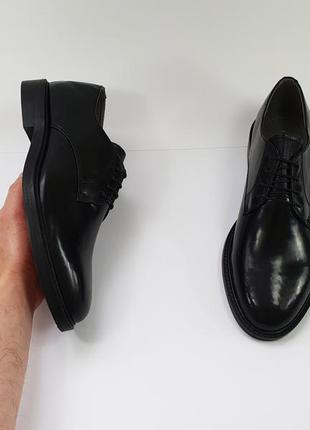 Чорні чоловічі туфлі
